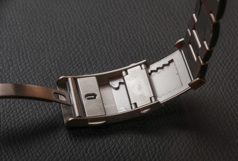 Mido-Ocean-Star-Captain-V-Titanium-aBlogtoWatch-12-768x520.jpg