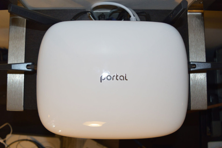 portal-wifi-router-top-2-800x533-c