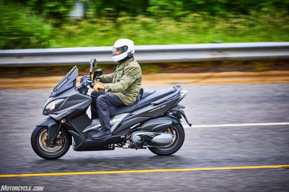 053117-2018-kymco-xciting-400i-action-6-582x388