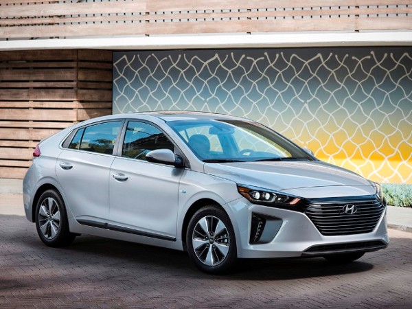 2017 Hyundai Ioniq Hybrid Review Gearopen Cq5dam Web 600 450
