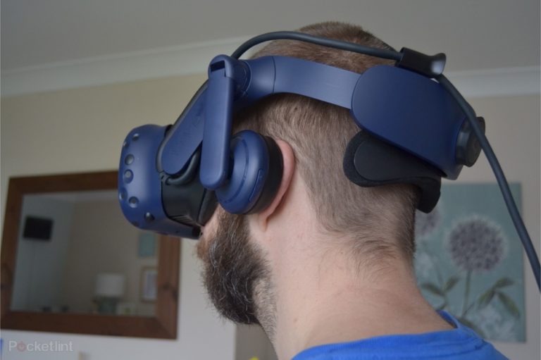 143276-ar-vr-review-review-htc-vive-pro-review-headshots-image4-xwf5oin87t