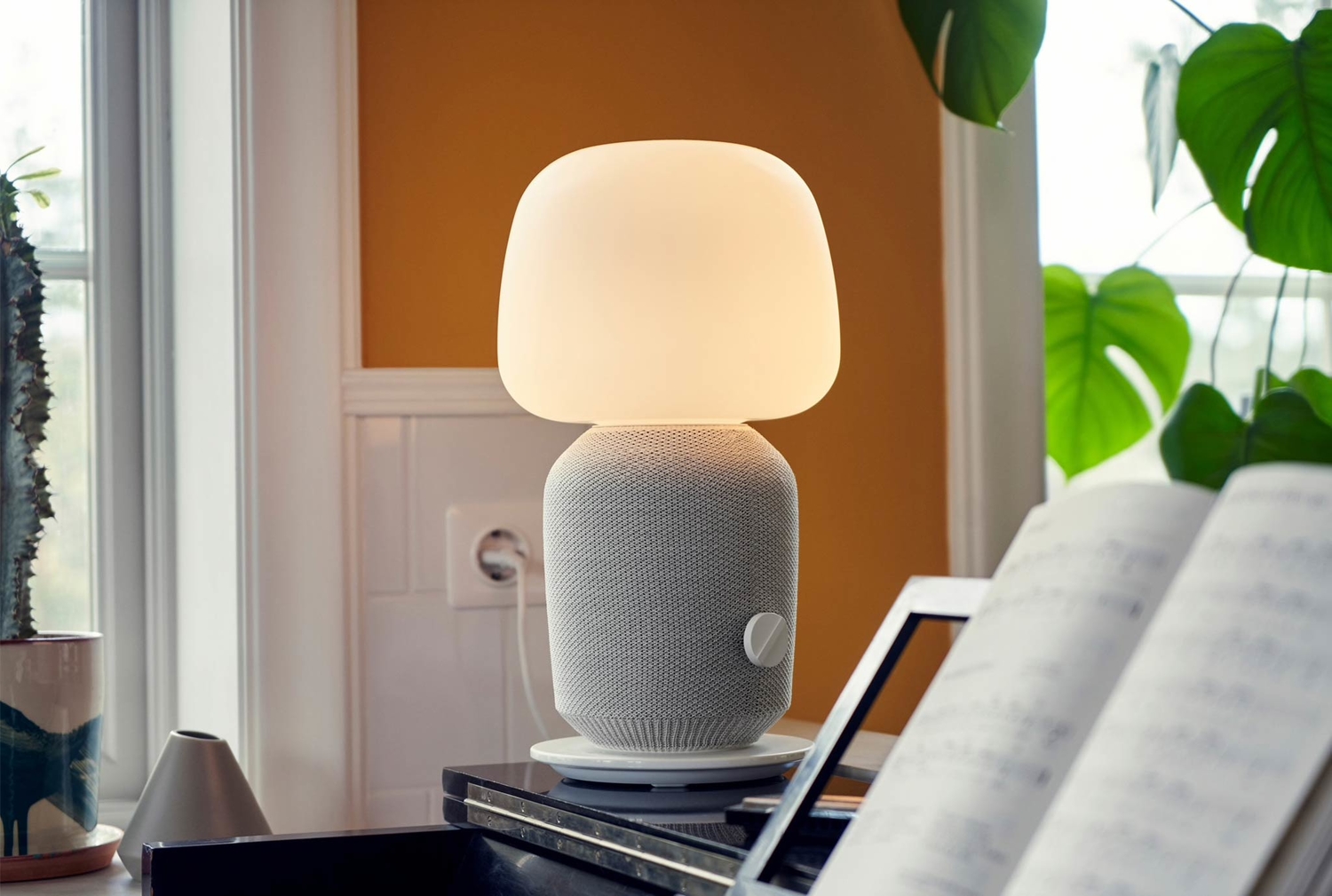 Sonos Ikea Symfonisk Table Lamp Speaker review Sound design GearOpen