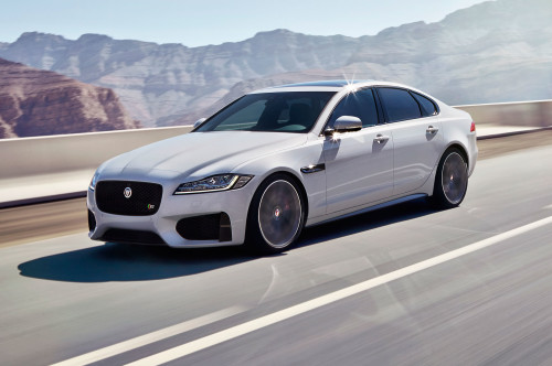 2016 Jaguar XF pairs low-weight and high-tech