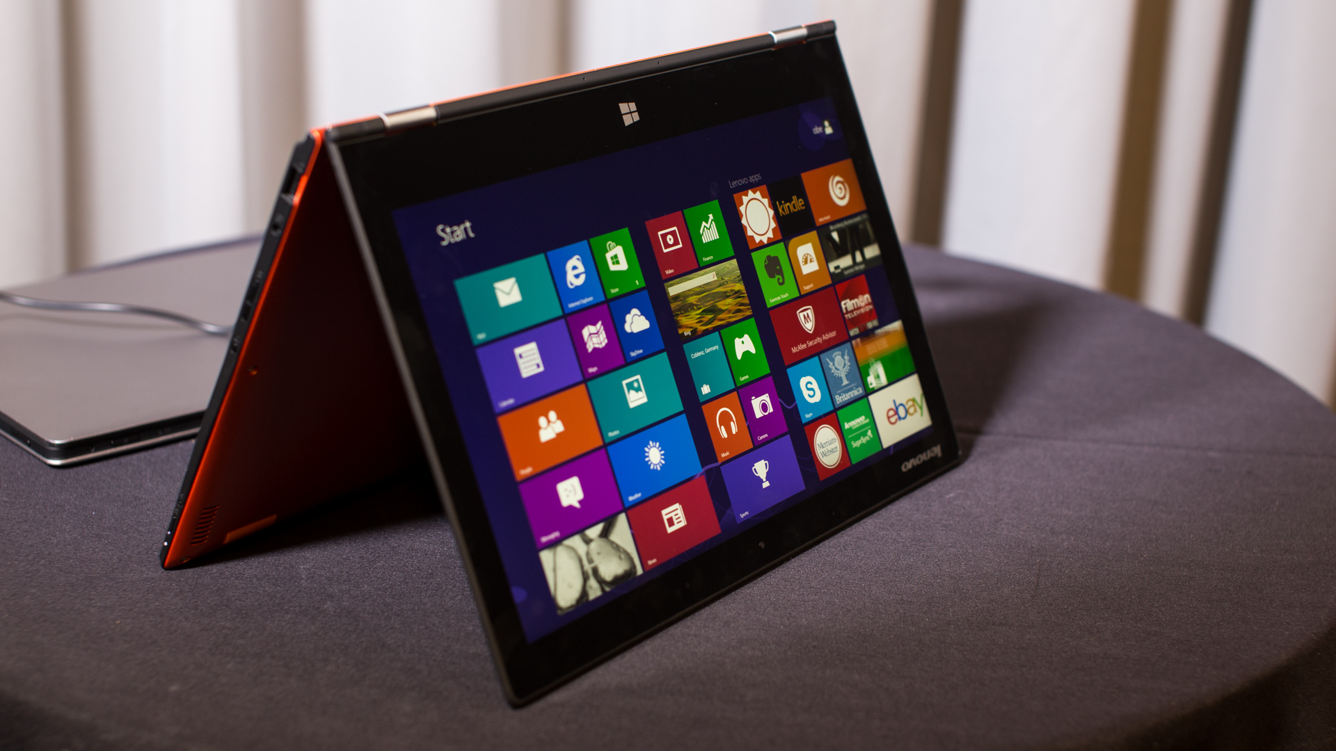 A bigger screen for the Lenovo ThinkPad Yoga (hands-on)