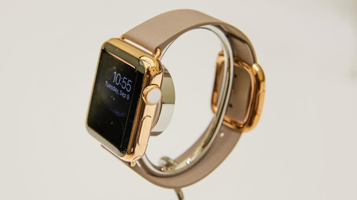 Cover your Apple Watch with real gold for a few hundred bucks