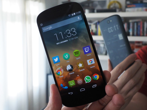 YotaPhone 2 review: niche and expensive, but seriously cool
