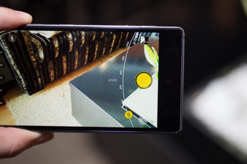 Photo-centric smartphone has heaps of camera settings and a ‘pro’ mode switch