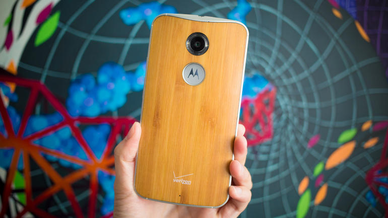 Moto X (2014) flicks on built-in flashlight with Android 5.1 update