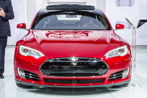 Tesla aiming for $35k Model 3 unveiling in March 2016