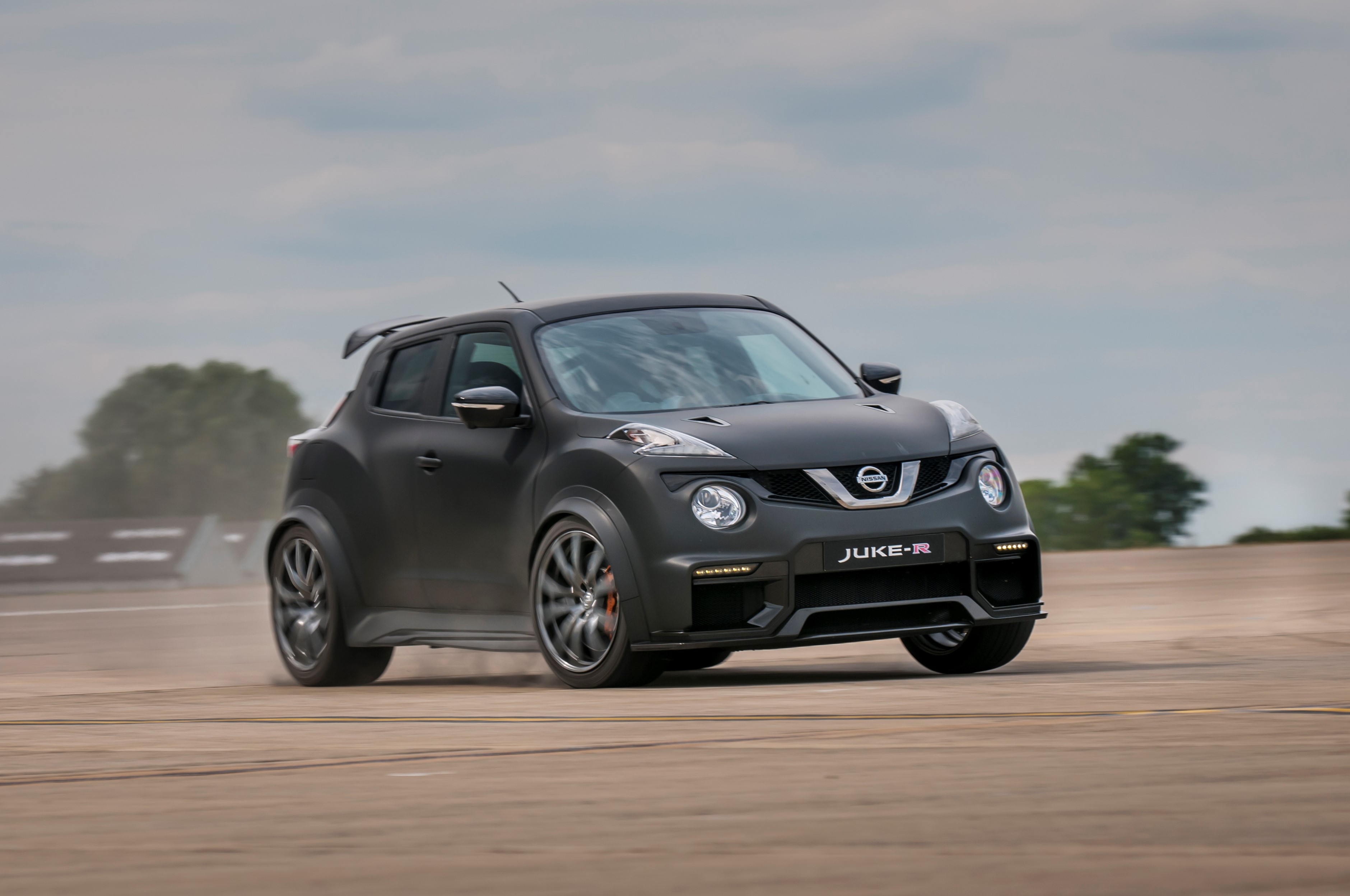 Nissan Juke-R 2.0 pumps the power to 600hp