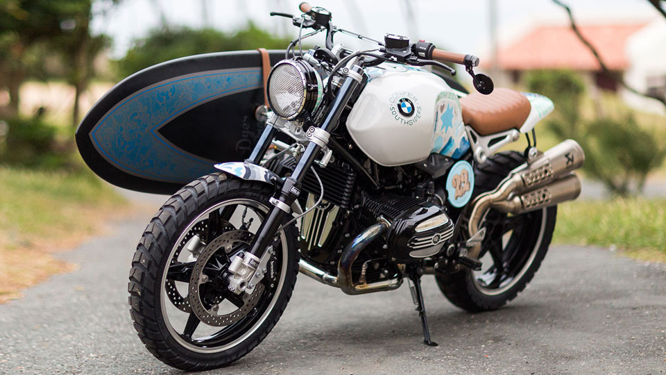 BMW’s concept motorcycle carries your surfboard