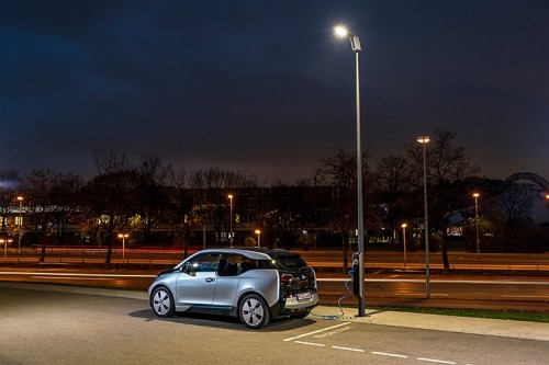 BMW Wants To Turn Street Lights Into EV Charging Stations