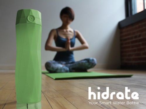 HidrateMe Smart Water Bottle keeps you hydrated