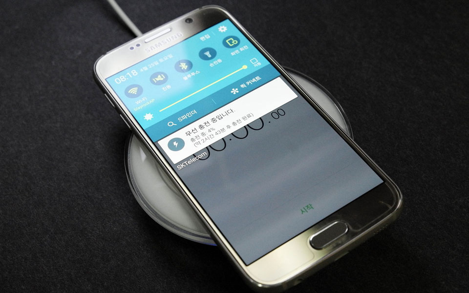 Latest Qi spec promises fast wireless charging for your phone