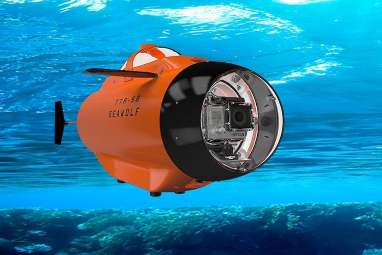 Forget Learning To Dive, Just Use The Seawolf To Get Underwater Footage While Chilling In Your Boat