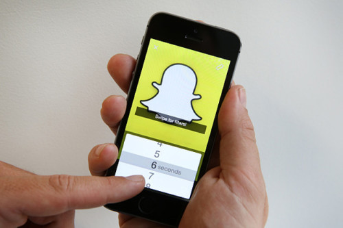 Snapchat for iOS switches cameras with a double-tap
