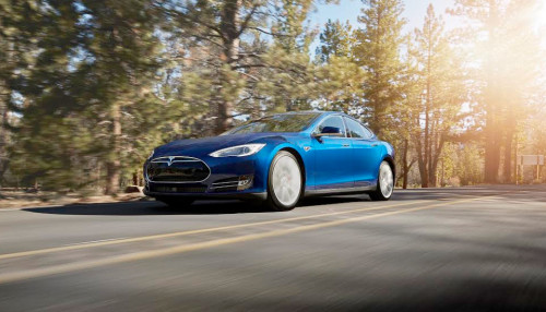 Tesla Model S drivers rack up over 1 billion miles