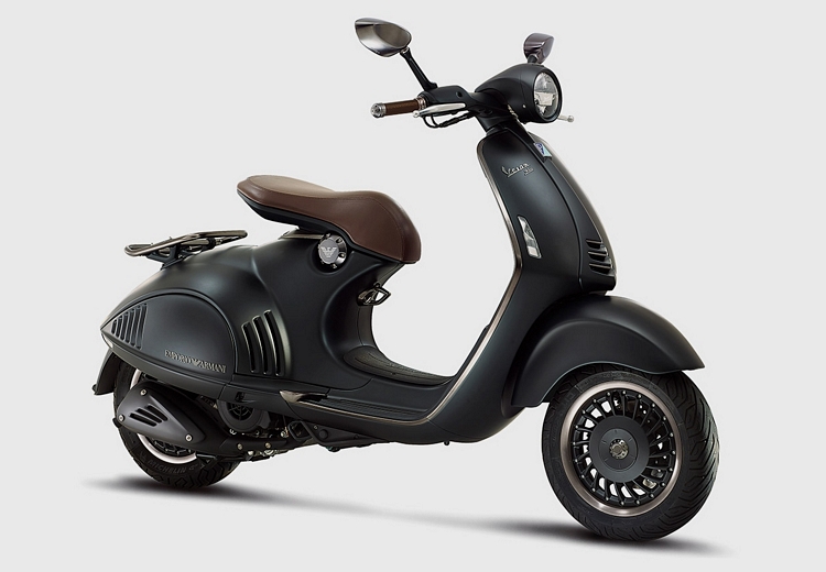 Vespa 946 Emporio Armani: Fashionistas, Your Scooter Is Here