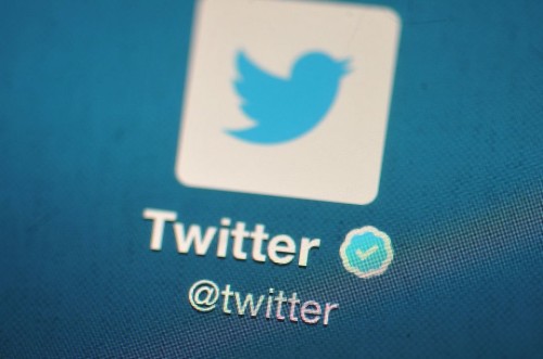 Twitter starts blocking overt plagiarism