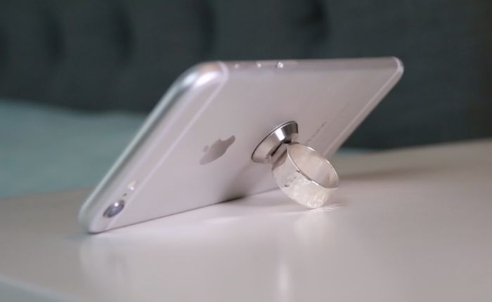 Neoring is a magnetic phone mount…for your hand