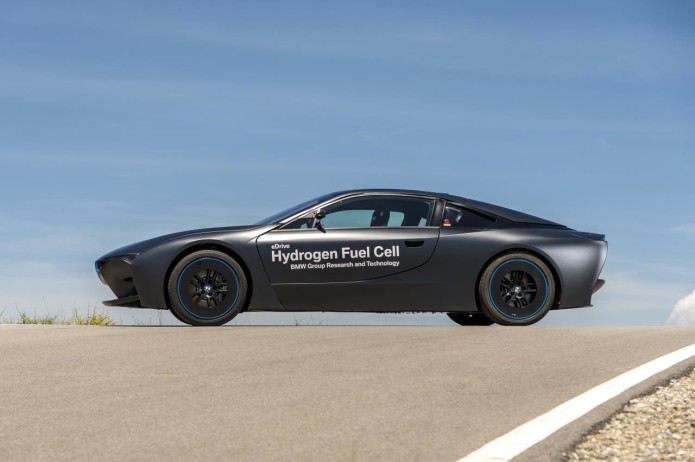 BMW finally unveils its hydrogen fuel cell i8 concept