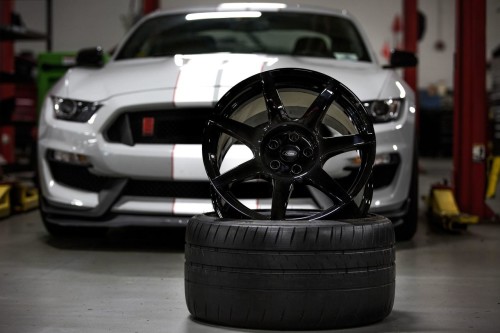 Ford gets carbon fiber wheels for Shelby 350R Mustang