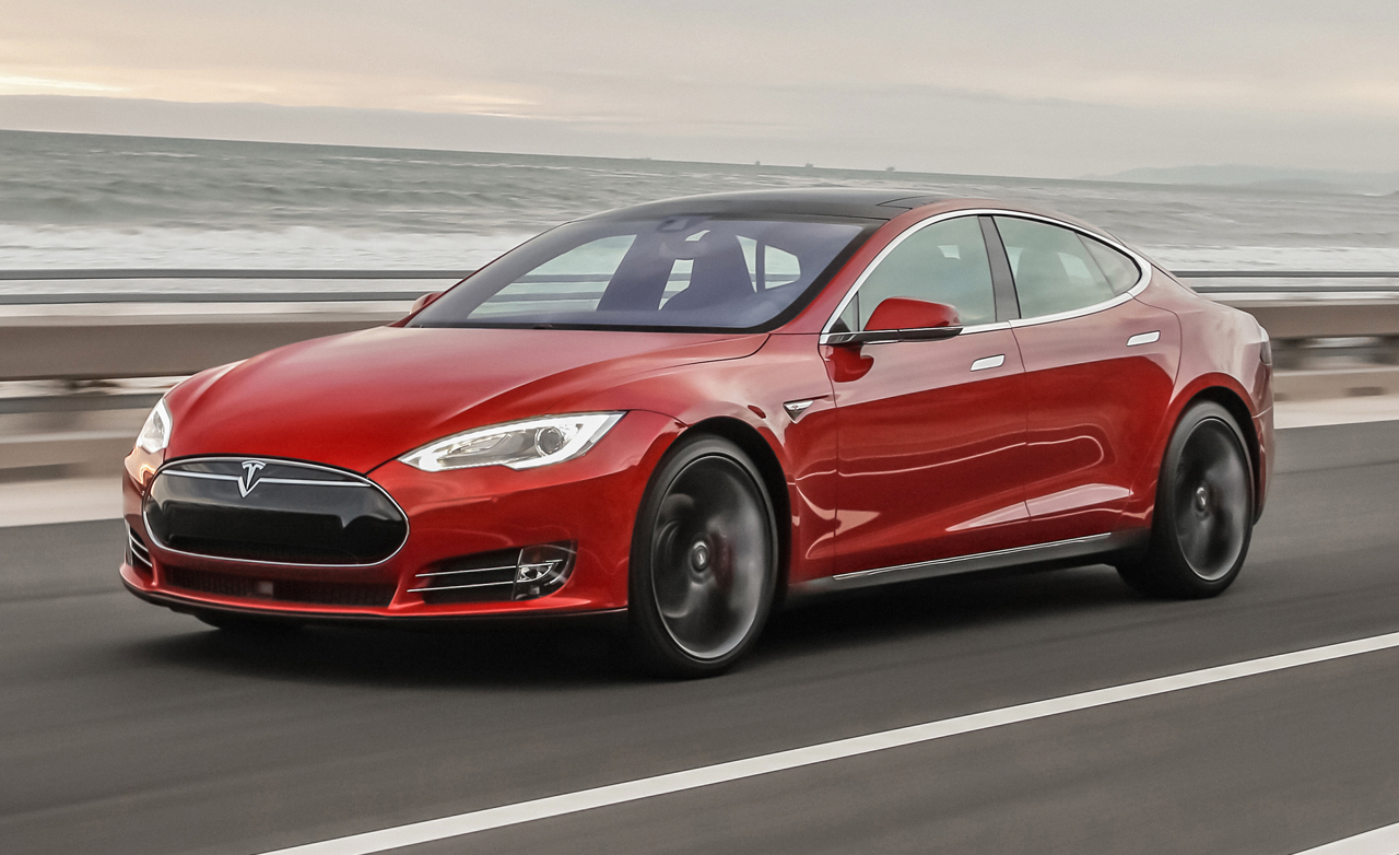 Tesla hacked: car can be shut down via connected laptop