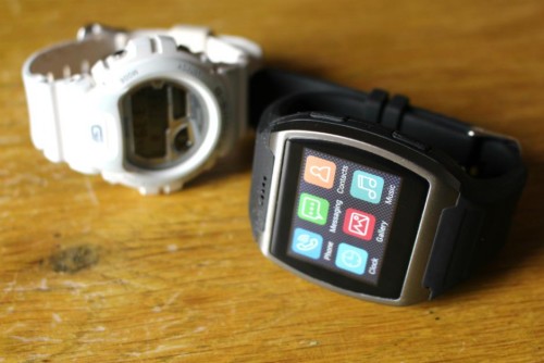 Atomic SmartWatch Review: A SmartWatch With FULL Phone Functionality