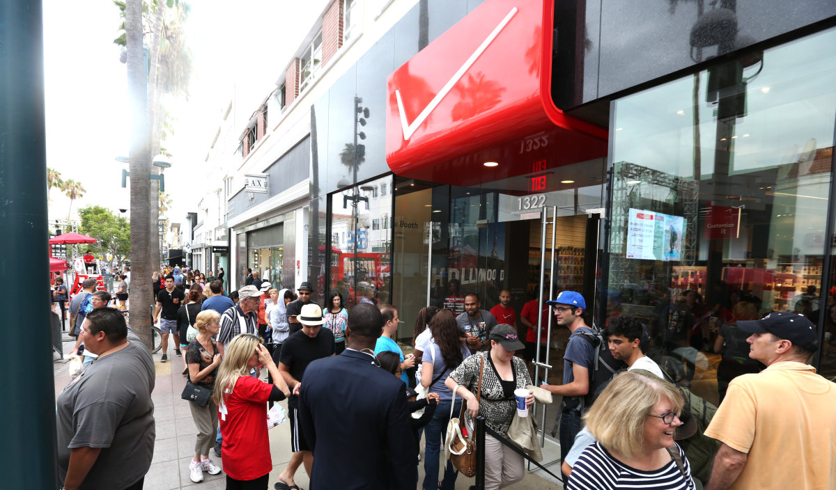 Verizon nixes phone subsidies and simplifies its data plans
