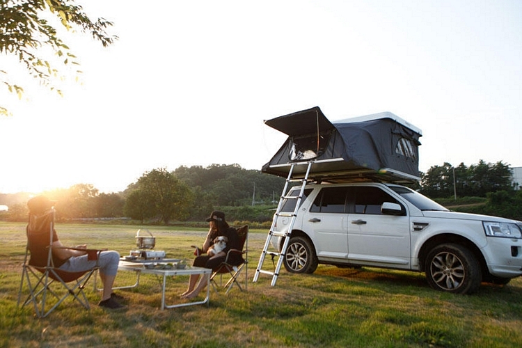 Up To Three Adults Can Sleep In iKamper’s Hardtop One Rooftop Tent
