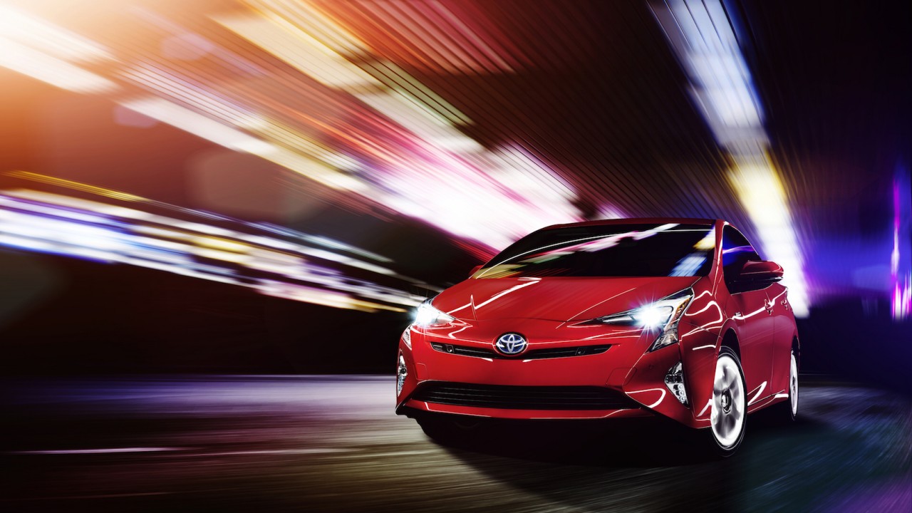 2016 Toyota Prius literally descends in Las Vegas