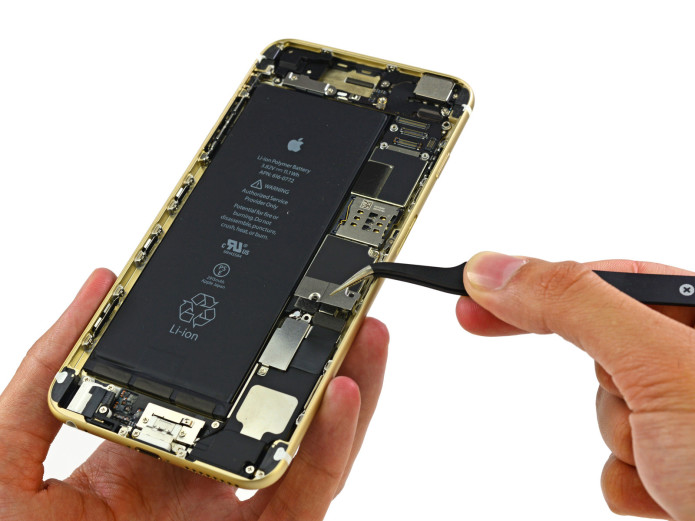 iPhone 6s’ battery is smaller, but it might not matter