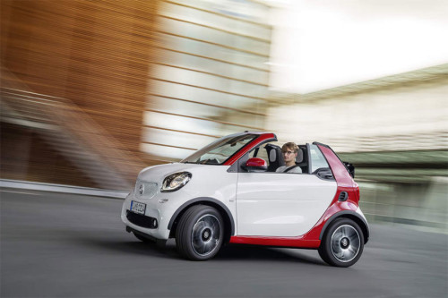 Smart fortwo cabrio to roll into dealers in February 2016