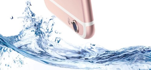 Geek crams all iPhone generations into water