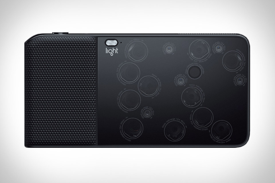 Light L16 point-and-shoot takes on DSLRs with 16 cameras