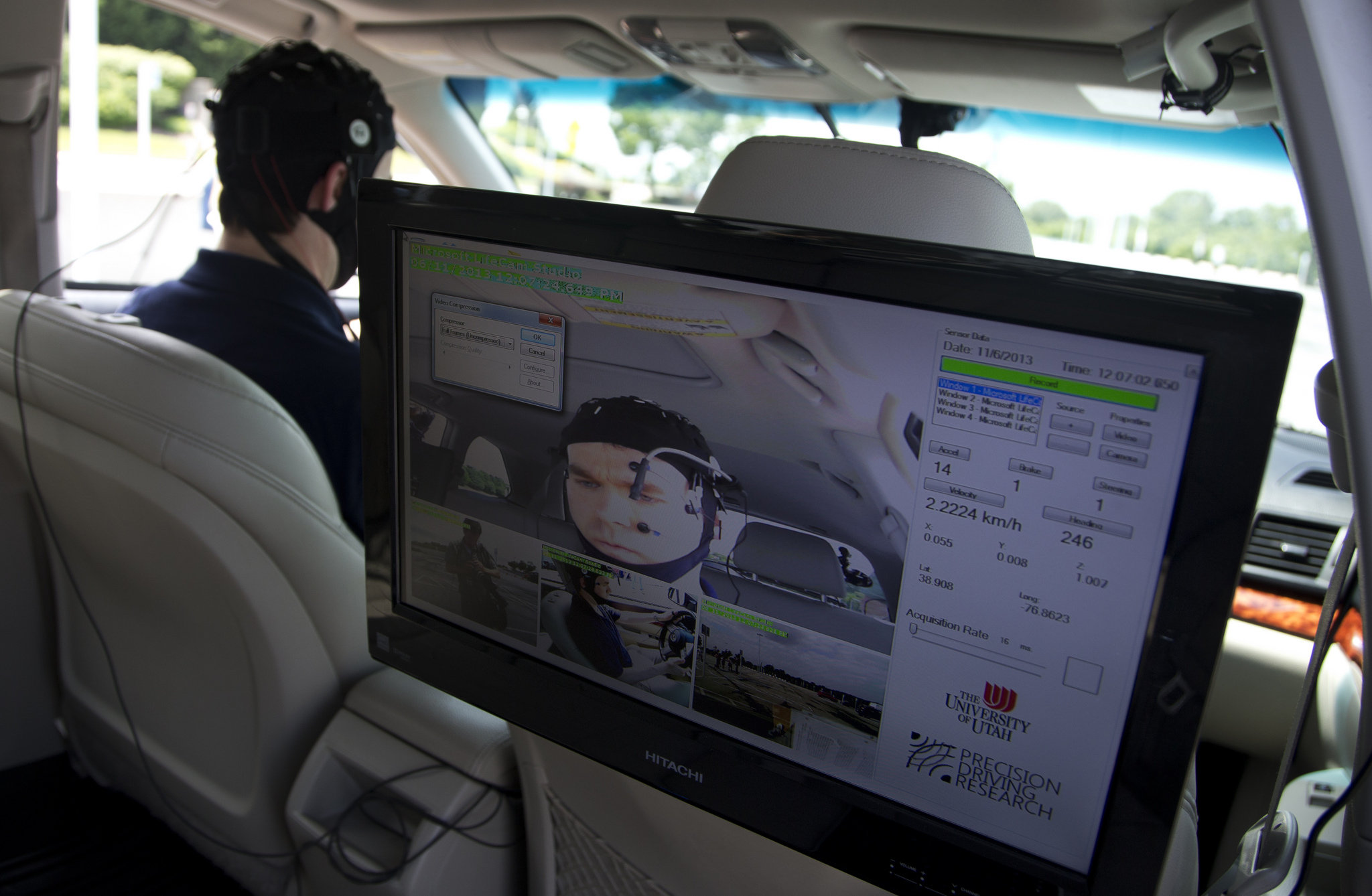 AAA study finds hands-free smartphone features still distract drivers