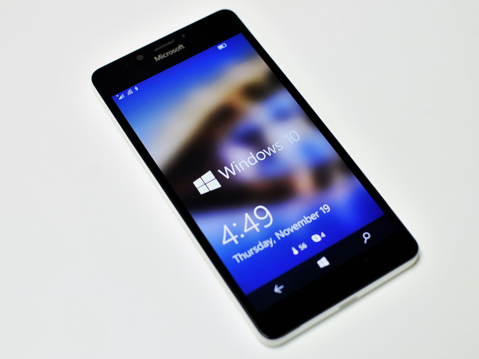 Microsoft Lumia 950 review : Making the case for Windows on a phone