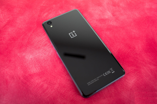 OnePlus X Review: Great on the Outside, Just OK on the Inside