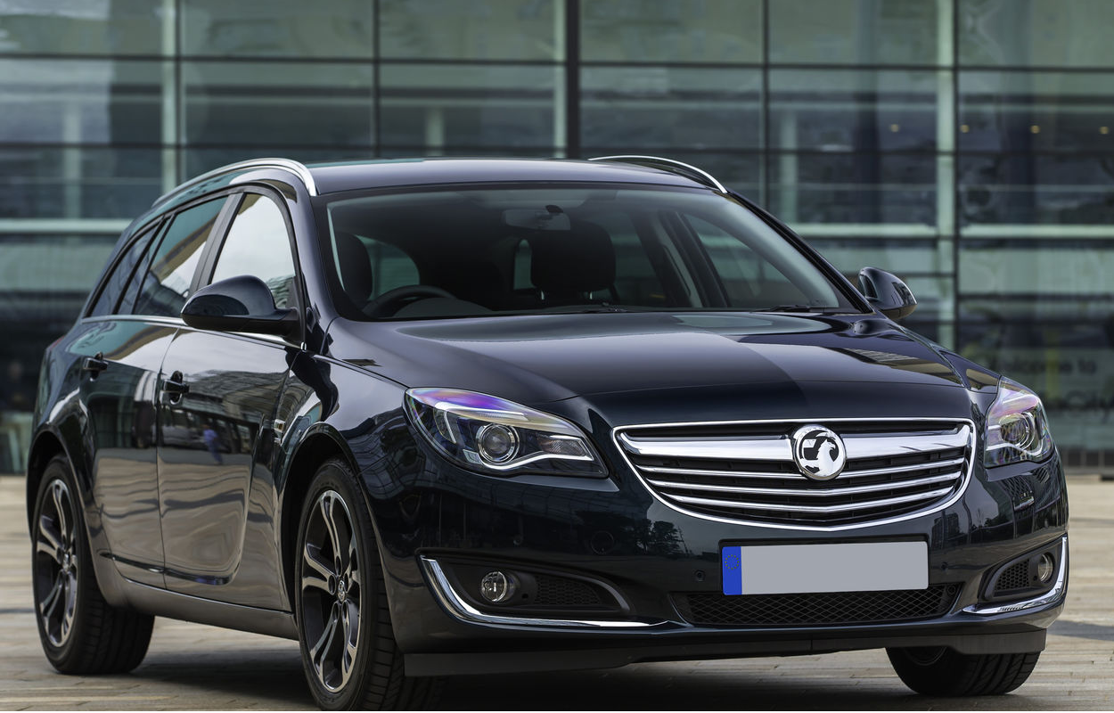 Vauxhall Insignia Sports Tourer review : Diesel engines are the best choice for this big estate