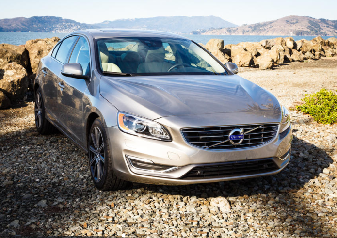 2016 Volvo S60 T5 Inscription review: Letting go of the wheel for convenience, safety