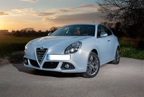 Alfa Romeo Giulietta review : Family hatchback looks great