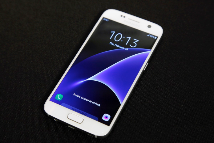 DisplayMate: Samsung Galaxy S7 is top OLED dog, better brightness