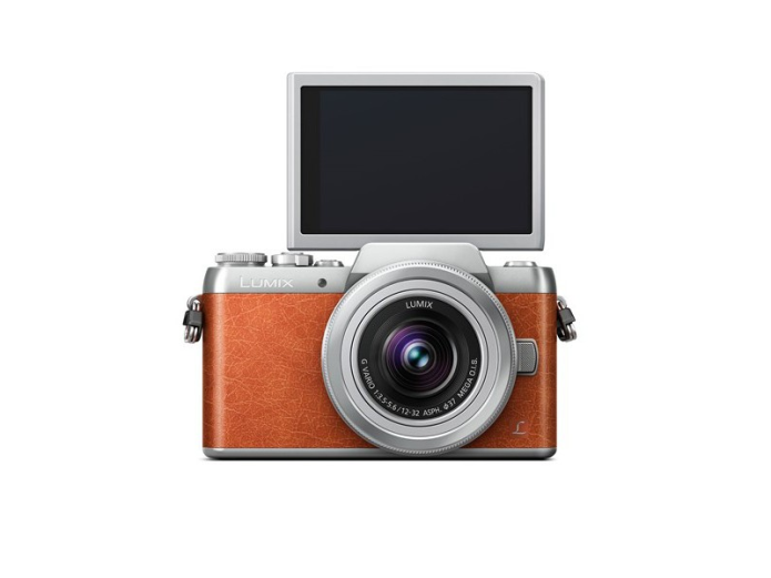 Panasonic Lumix DMC-GF8 puts even more emphasis on selfies