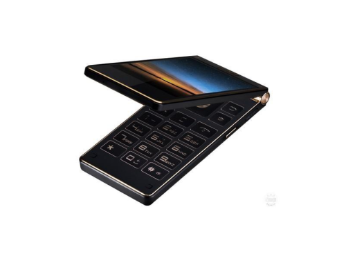 This Gionee W909 is the first flip phone in the world to feature 4GB RAM