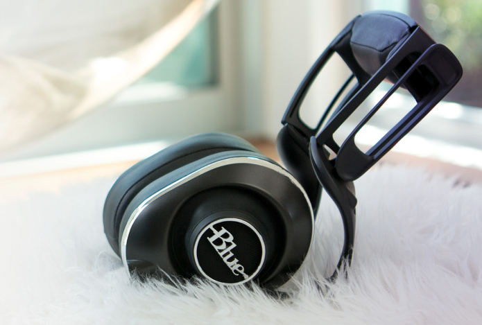 Blue Lola Headphones Review — Attractively Unconventional