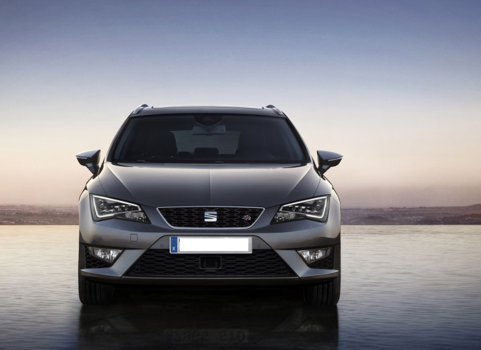 SEAT Leon ST Review : Practical estate car with smart looks and great engines