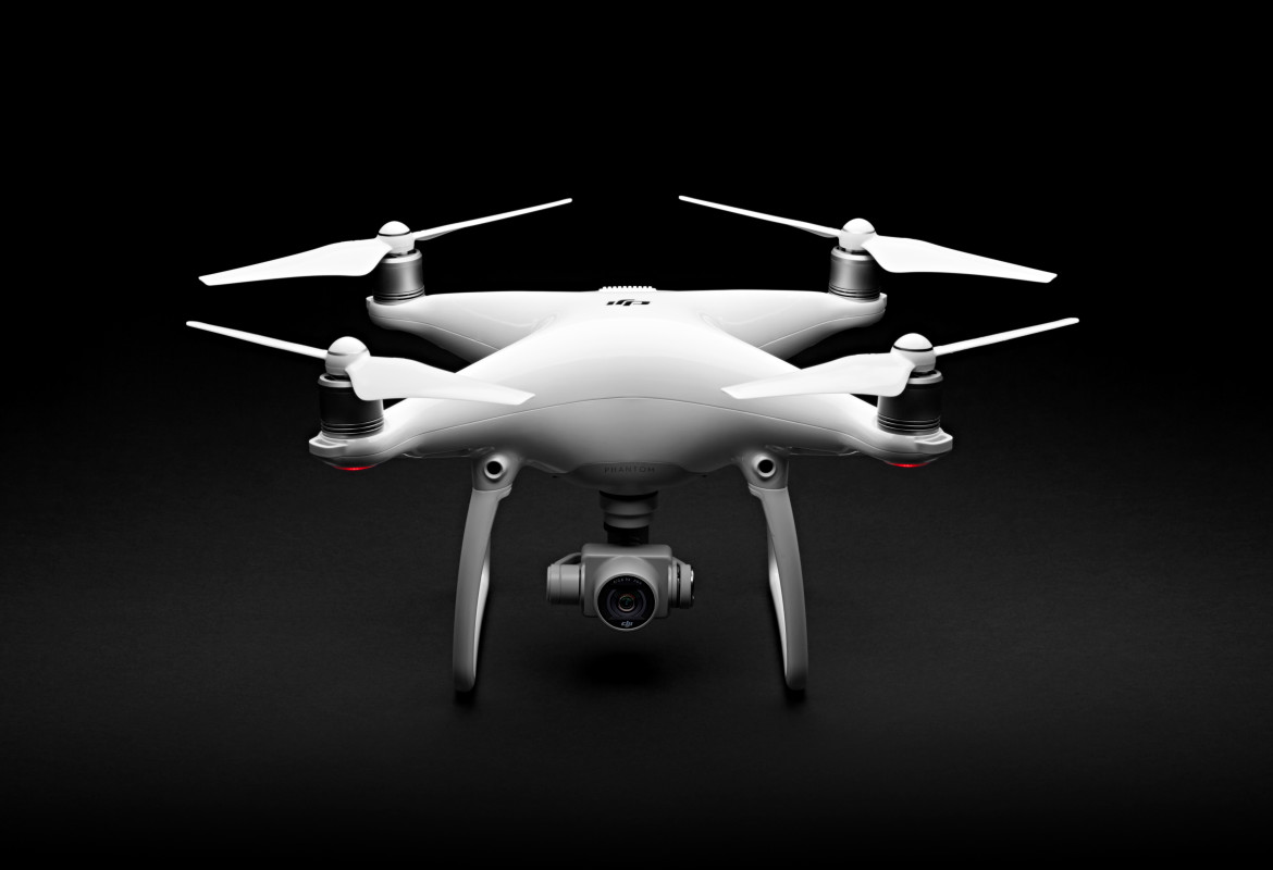 Hands-on Review : DJI Phantom 4 Drone Can Avoid Obstacles, Track People