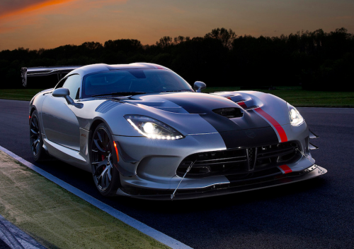2016 Dodge Viper ACR Review: Snakes on a Track