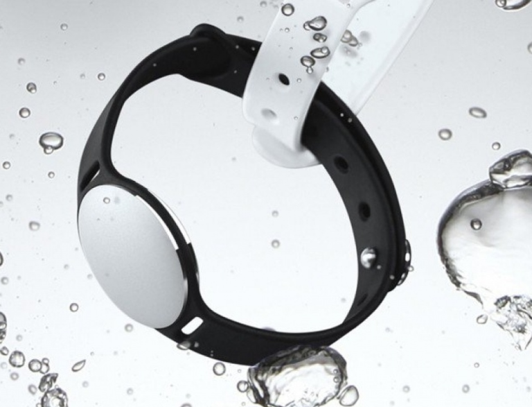 fitness tracker for swimming