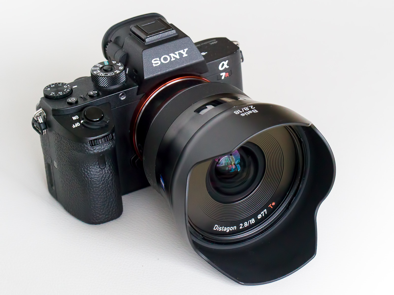 Zeiss Batis 18mm F2.8 lens reviews roundup